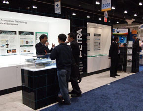 OFC2011展示内容の様子